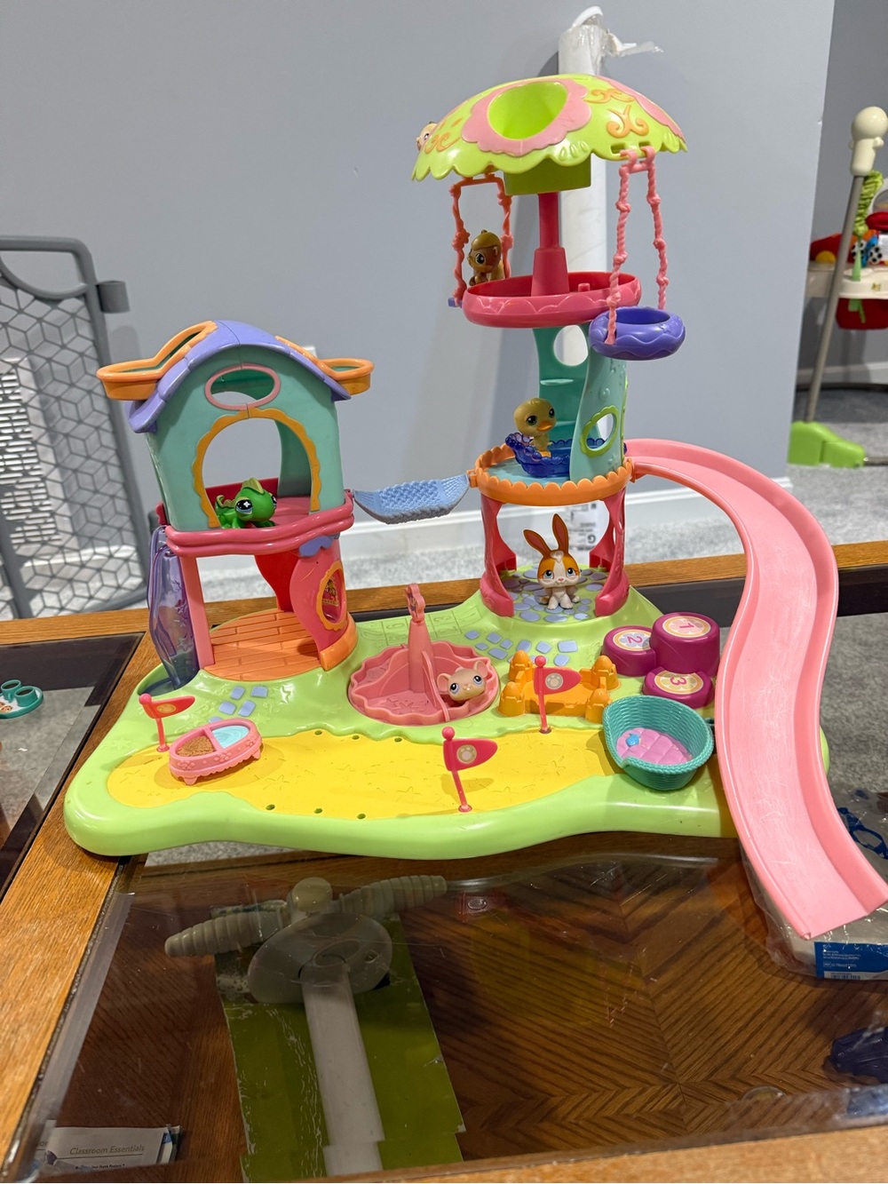 Littlest Pet Shop Whirl Around Playground 2005 LPS Playset Hasbro